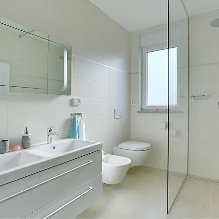 Vakantiehuis Traumhafte Mit Privatem Pool, Sauna, Meerblick Peroj