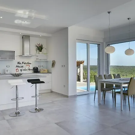 Traumhafte Mit Privatem Pool, Sauna, Meerblick Peroj
