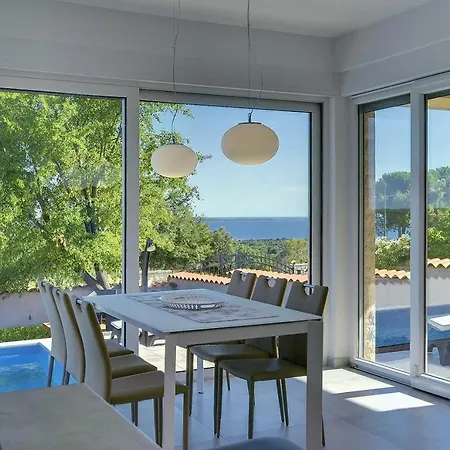 Traumhafte Mit Privatem Pool, Sauna, Meerblick Peroj